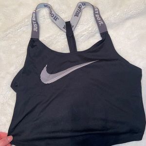 Cropped Nike workout shirt